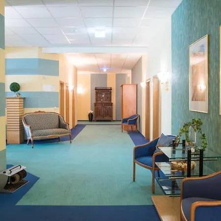 מלון Saar Galerie 3*