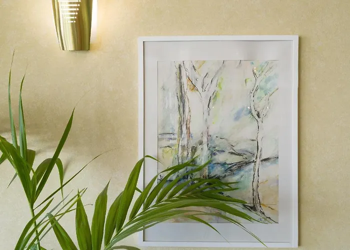 Saar Galerie Hotel 3*